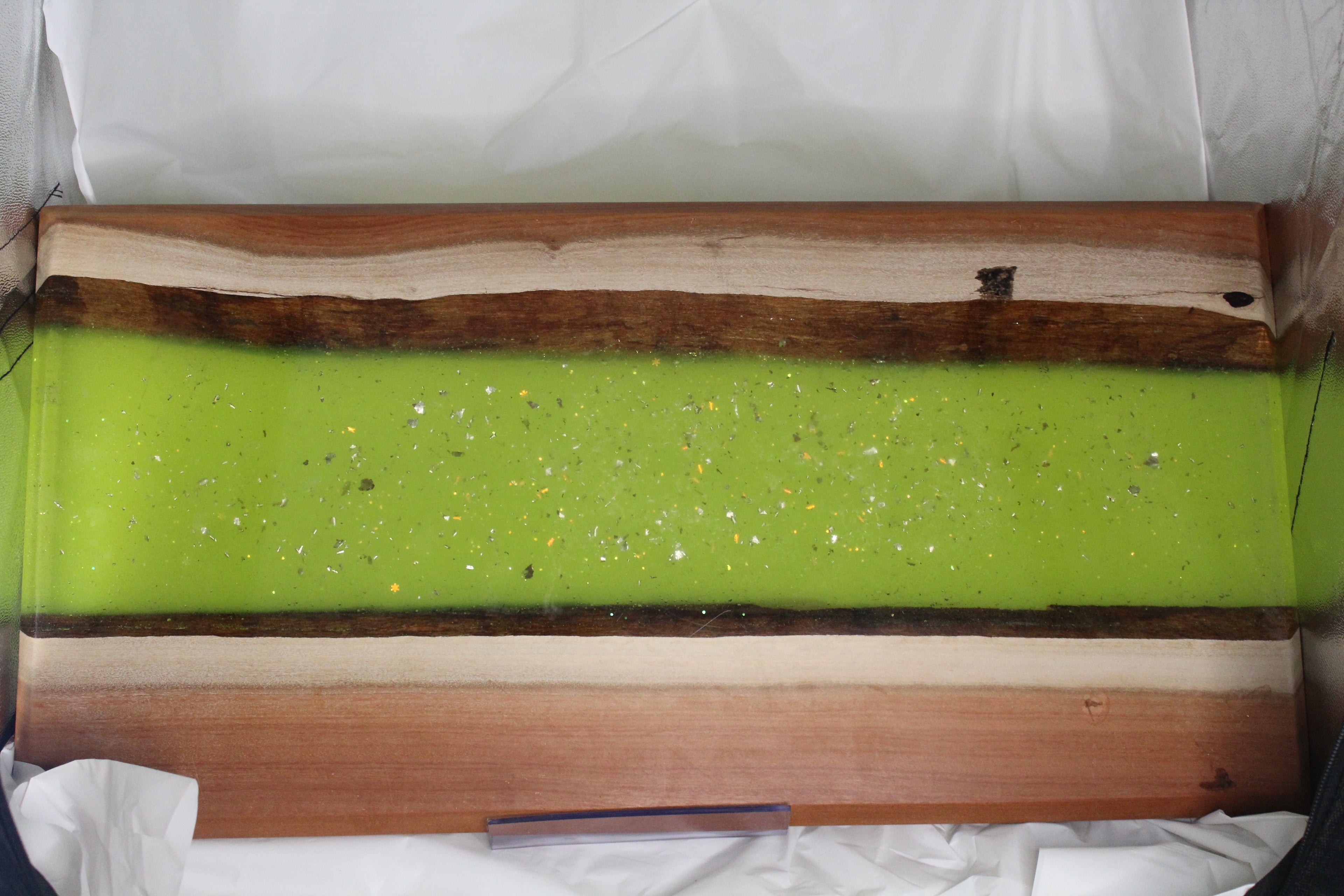 Ironbark & Glow-in-the-Dark Resin Serving Board – A Striking Fusion of Nature and Light