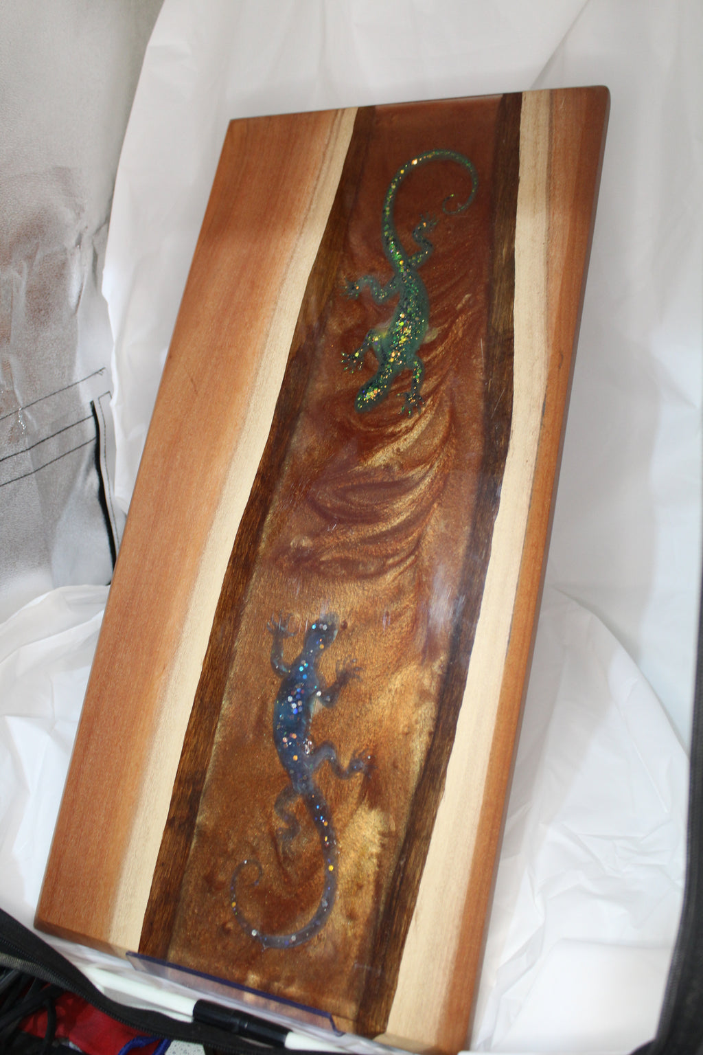 Ironbark & Resin Art Board – Lizard Inlay Edition